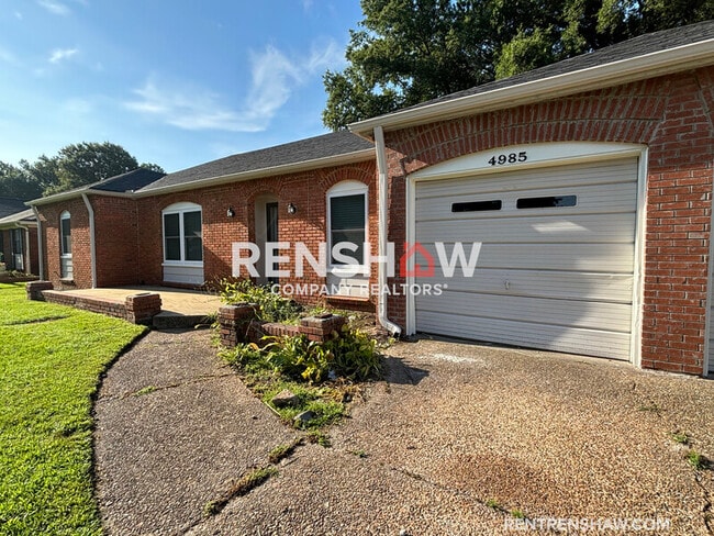 Photo - 4985 Darlington Dr