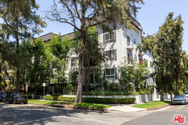Photo - 100 N Wetherly Dr Unidad 2C Rental