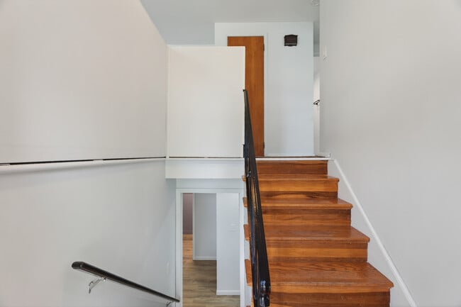 Photo - 471 Easy St
