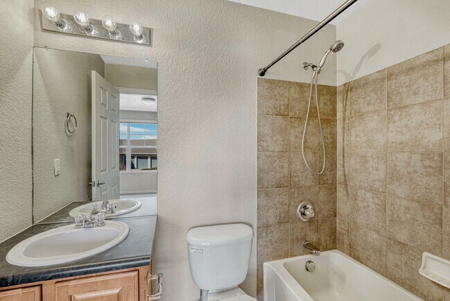 Photo - 9558 Pearl Cir