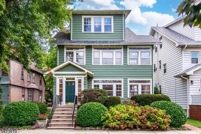 Building Photo - 185 Broad St Unit 1