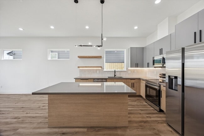 Photo - 3719 Lydia St