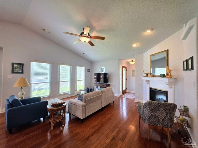 Photo - 949 Osprey Ct