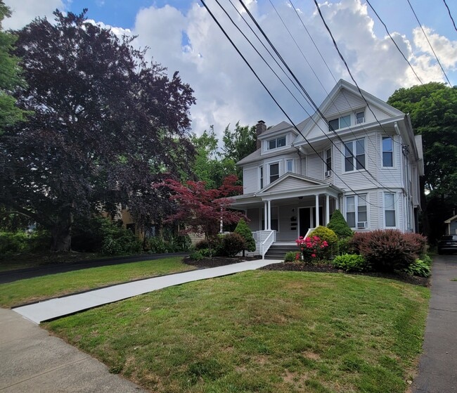 Photo - 682 Whitney Ave