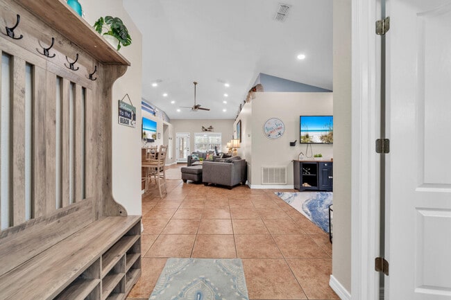 Photo - 261 Sandy Cay Dr