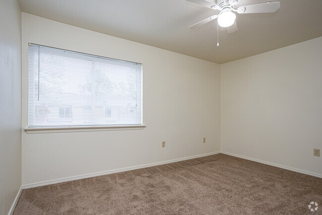 1BR, 1BA - 750SF