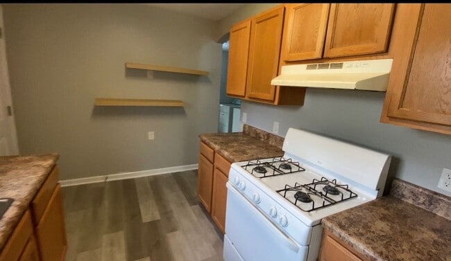 Building Photo - 403 Elm St NW Rental