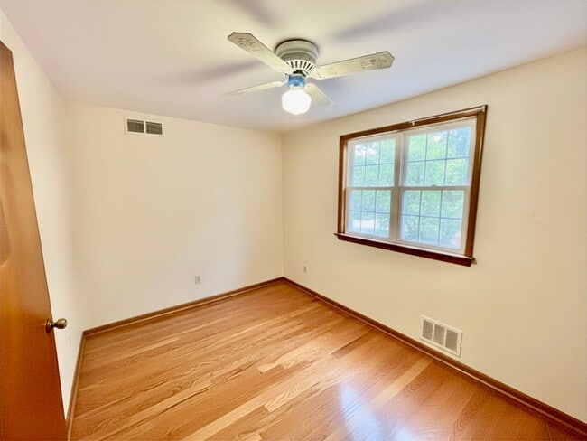 Photo - 227 Sunshine Dr