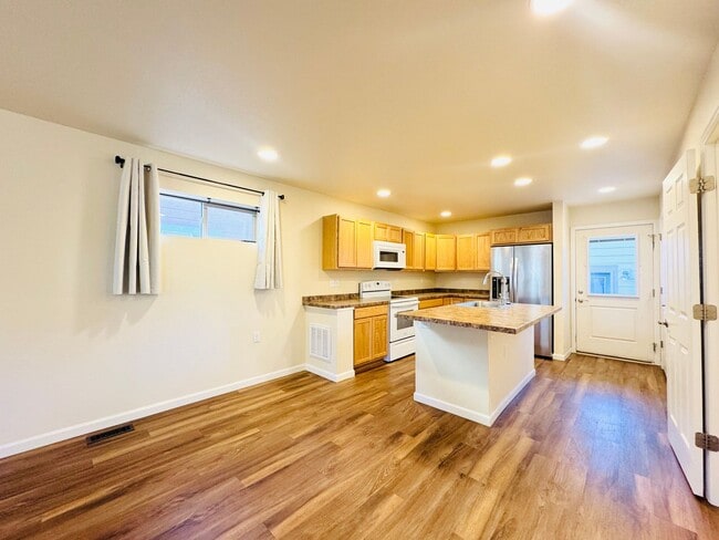 Photo - Charming 2 Bed, 2.5 Bath house located off of 119 and 287. Across from Longmont Rec Center and St...