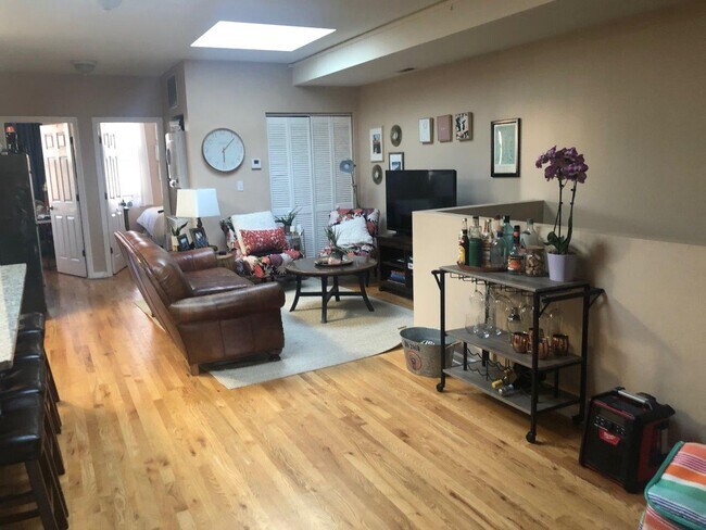 Photo - 1902 W North Ave Unit 3