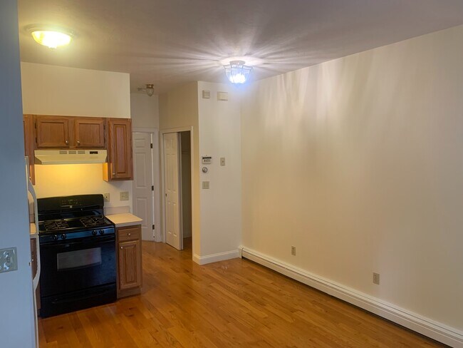 Photo - 202 Hurley St Unit 1