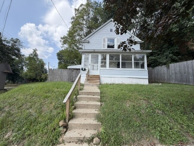 Building Photo - 2162 8th St SW