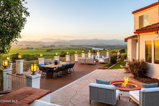 Building Photo - 1074 Deseo Ave