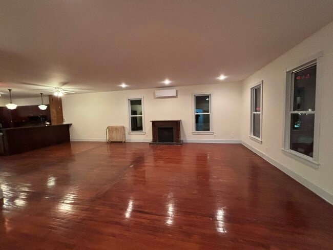 Building Photo - 941 W 7th St Unit 941