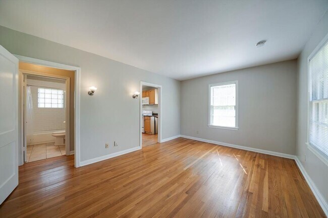 Photo - 1732 Watterson Rd