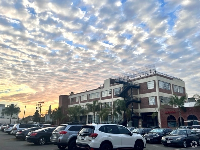 Building Photo - 2222 Figueroa S St Unit PH6 Rental