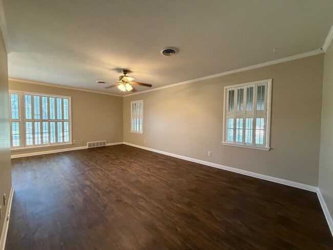 Photo - AVAILABLE NOW 2 BEDROOM 2 BATH DUPLEX IN TCU AREA