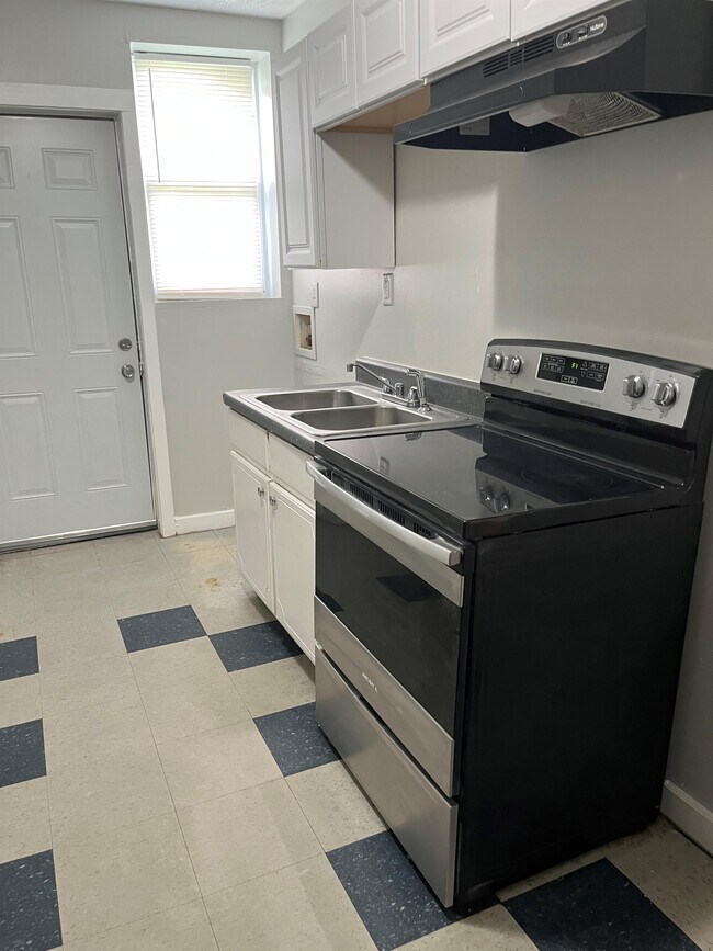 Photo - 207 Carolan St