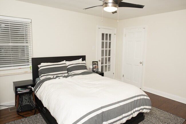 Large bedroom - 2023 Edgecliff Pt Unidad 1