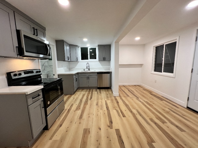Building Photo - 3096 Goldner St Rental
