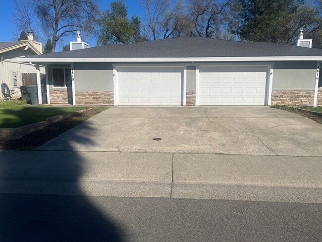 Building Photo - 4818 Suncrest Way