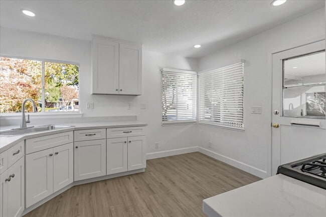 Photo - 1878 Cabana Dr