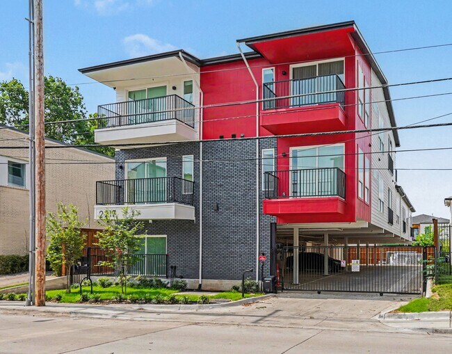 Jasmine@Fitzhugh - 2217 N Fitzhugh Ave