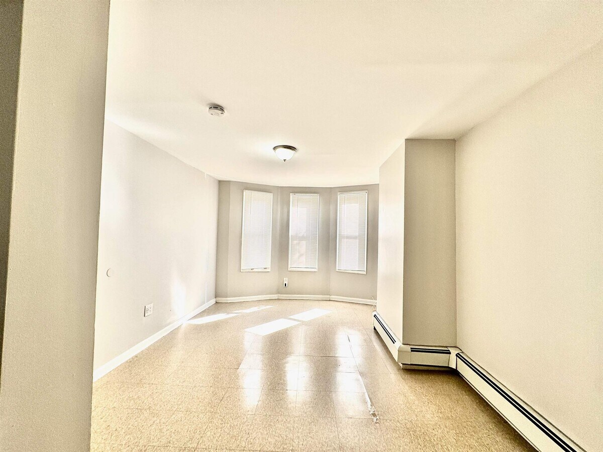 Photo - 2275 John F. Kennedy Blvd Unidad 3