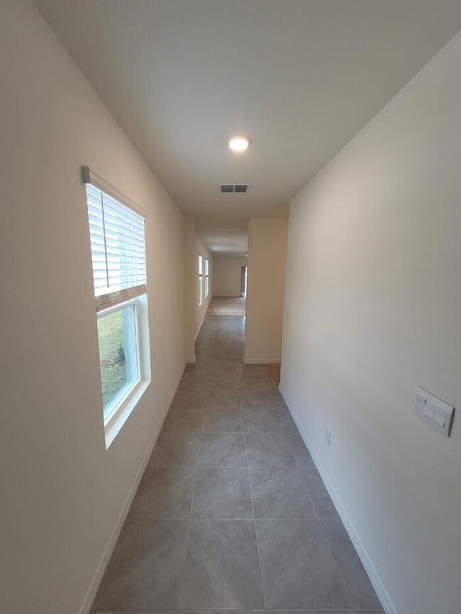 Photo - 488 Lily Ln