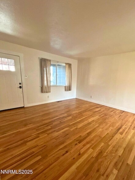 Photo - 640 James Ln