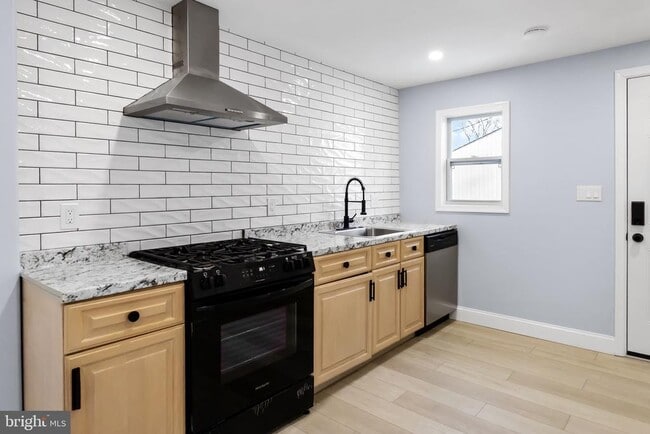 Photo - 2301 Herkimer St