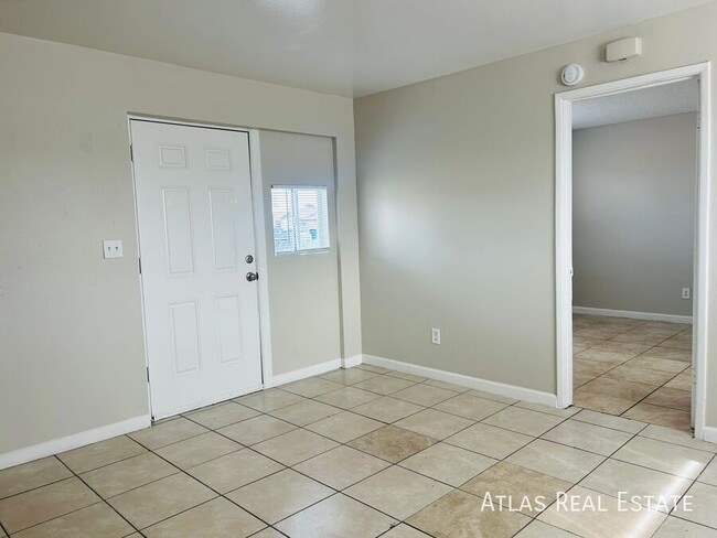 Photo - 757 E Millett Ave Unidad B