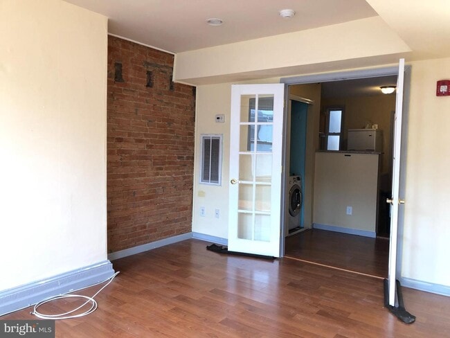 Building Photo - 406 S 20th St Unit 2 Rental