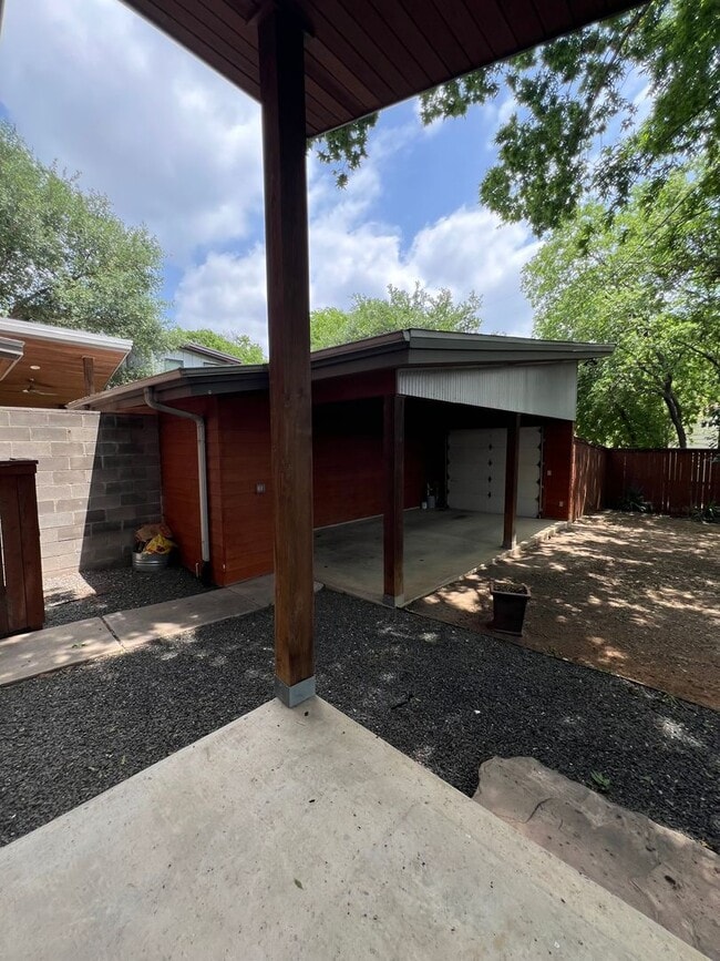 Photo - Luxury Home - Close to UT