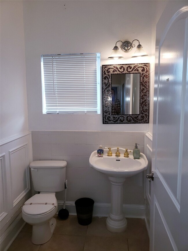 Building Photo - 3716 Sabrina