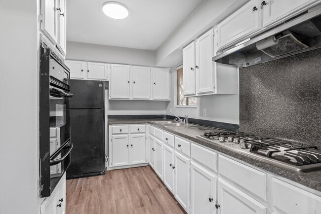 Photo - 2821 General Doolittle Ave