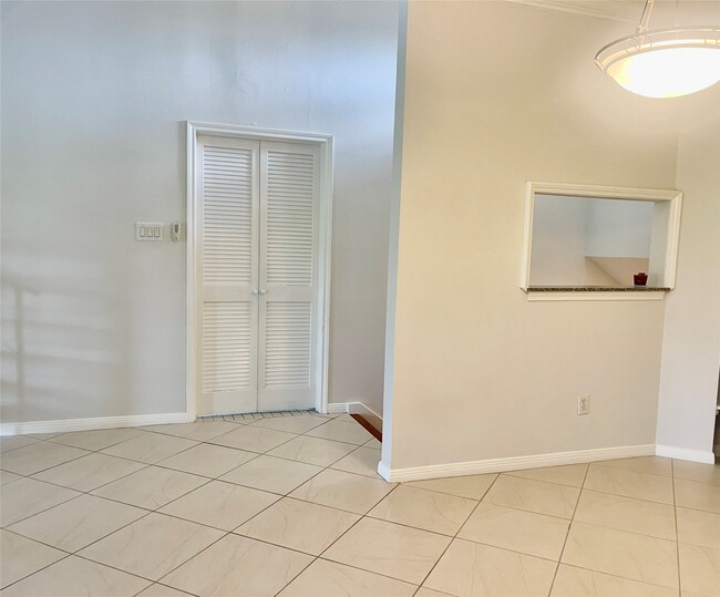 Photo - 4144 Greystone Way Unit 407