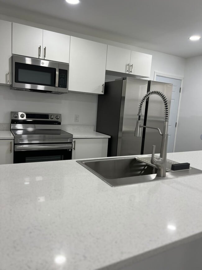 Photo - 1497 W 13th St