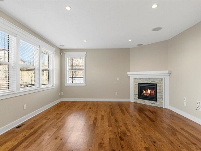 Photo - 3465 Willow St