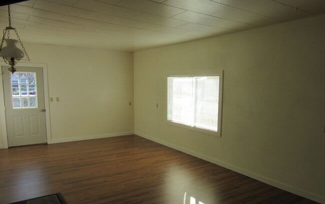 Photo - 912 N 1st St