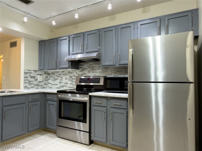 Photo - 1801 Courtyard Way Unidad D201