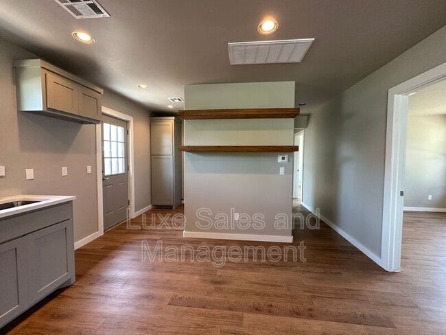 Photo - 5008 N Asbury Ave