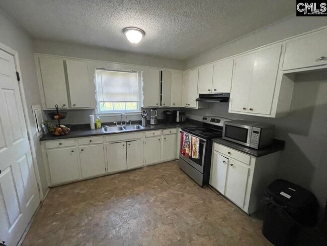 Photo - 1900 Lorick Ave