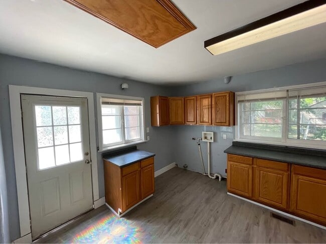 Photo - 518 W Cave Springs Ave
