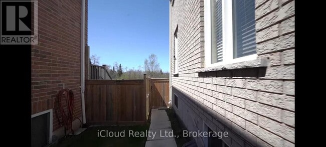Photo - 72 Graihawk Dr