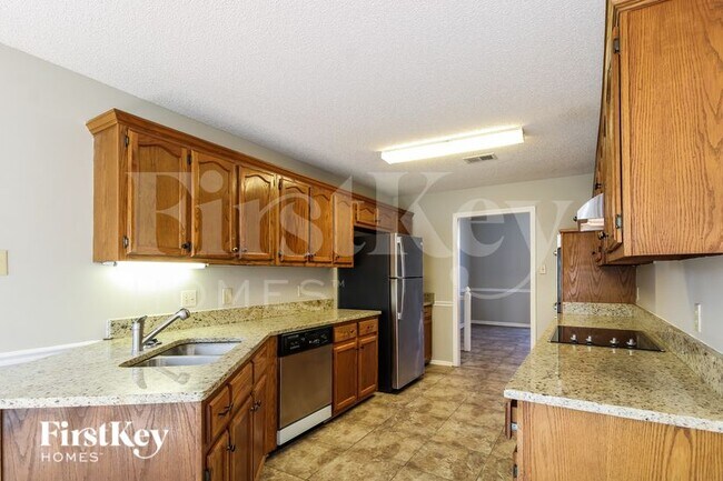 Photo - 2084 Littlemore Dr