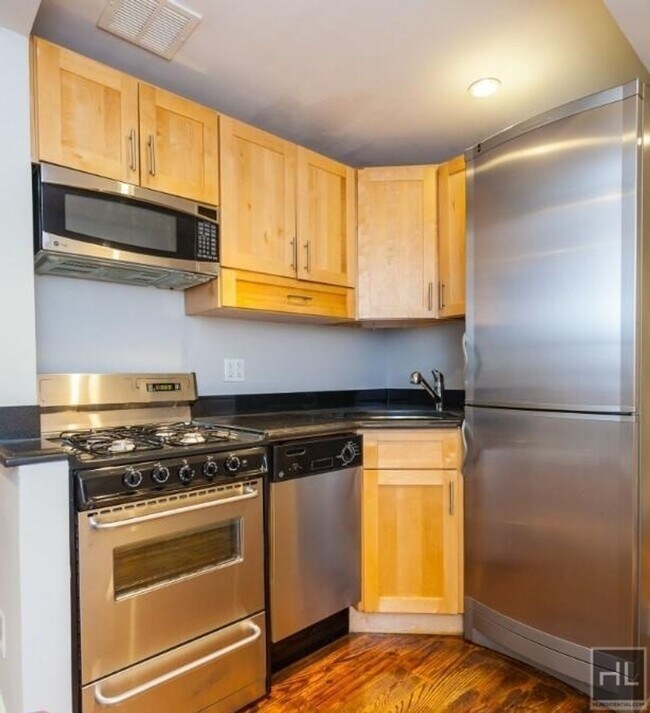 E 5TH ST. - E 5TH ST. Apartment Unit 9