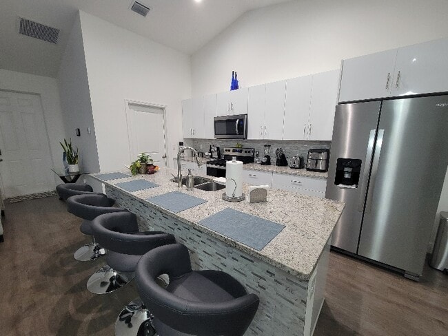 Photo - 9052 W Broad Cir