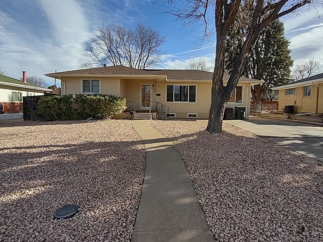 ALL PROSPECTIVE TENANTS MUST SUBMIT A $58 ... - ALL PROSPECTIVE TENANTS MUST SUBMIT A $58 ... House