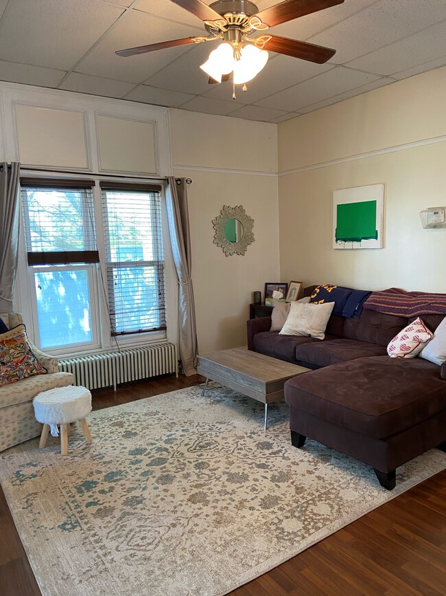 Building Photo - 317 S Aurora St Unit 1 Rental